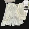 Conjunto de Duas Peças Jacquard Embossado de Seda Gelo com Mangas Longas e Bojos no Peito, Confortável e Macio Conjunto de Roupa de Casa para Mulheres