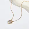 Collar con Colgante de Trébol de Cuatro Hojas Hueco en Cadena Fina Dorada para Mujer, Estilo Coreano de Lujo Ligero de Nicho, Cadena Elegante y Sencilla para Clavícula