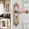Cerradura de Puerta de Dormitorio Estilo Europeo Cerradura de Puerta Interior Sin Taladro Cerradura de Puerta Doméstica Puerta de Madera Manija de Puerta Universal Reemplazo de Cerradura de Puerta Vieja