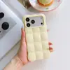 Aplicable a funda de teléfono Apple 18promax, nube tridimensional de color sólido, cuadrado Yunxiang para iPhone17, funda suave de alta calidad 16