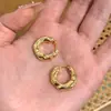 Estilo Coreano Diario Combinación Perfecta Arete de Lava Textura Hebilla de Oreja Sólida Diseño de Nicho Pendientes Preferidos para el Commute Mujeres de Instagram