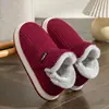 Novos Sapatos de Algodão de Inverno para Idosos Usarem ao Ar Livre, Sola Macia Antiderrapante, Resistente ao Desgaste, Chinelos de Algodão de Pano de Pelúcia Super Grossos Quentes para Interior, Atacado