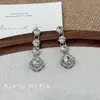 Pendientes Deslumbrantes de Cubo de Azúcar para Mujer de Zhao Lusi y Xu Yan, Lujo Ligero, Gama Alta, Modernos, Versátiles