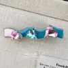 Grampo Bico de Pato com Strass Coração Azul e Rosa Gota de Óleo Coreano Moda Doce Liga Metálica Grampo Lateral Grampo para Franja Lateral Acessório de Cabelo para Mulheres