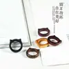Venta al por mayor de fábrica Soporte para anillo de gato lindo de sándalo natural Lanyard para teléfono Cadena de teléfono corta exquisita Charm