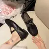Zapatos Mary Jane Retro Tallados de Una Correa para Mujer 2026 Nuevo Estilo Primavera/Otoño Punta Cuadrada Tacón Plano Suela Suave Zapatos de Uso Diario