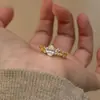 Estrelas de Gipsofila Seda Dourada Pombo Brilhante Anel de Diamante Feminino Luxo Leve Nicho Alto Padrão Alimento Anel de Dedo Anel Único