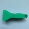 Pequena pá amarela raspador duro ferramenta carro filme triangular raspador plástico pequeno raspador manual adesivo anti-deformação borda especial