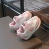 Moda para Niños 2026 Otoño Nuevo Bloque de Color Tendencia Fresco Diseño Zapatos Deportivos Niñas Bebés Cotidianos Versátiles Zapatos Forrest Gump
