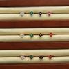 Brincos de pressão populares japoneses e coreanos com agulha fina Clover, cor de diamante, com fecho de rosca para mulheres, pequenos e elegantes, para cartilagem da orelha, brincos pequenos para orelha