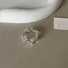 Anel Gota de Luxo Leve para Mulheres Design Simples de Nicho Senso de Estilo Frio Anel de Dedo Cruzado Personalizado Abertura Ajustável