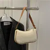 Bolsa Borboleta de Alta Aparência Estilo Coreano para Mulheres, Nova Bolsa Baguete de Ombro Verão 2025, Bolsa de Palha Trançada Casual da Moda