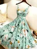 Transfronterizo 2026 Estilo Suave Tallas Grandes Vestido Lencero Cuello en V Ceñido a la Cintura Acampanado Chifón Hoja Verde Fresca Floral Vestido de Vacaciones