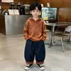 Conjunto de Roupa de Outono para Meninos 2026 Novo Estilo Coreano Roupas de Outono em Jeans Estilosas para Crianças Conjunto de Três Peças para Crianças de 5 Anos