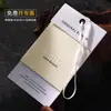 Etiquetas de Ropa Hechas a Medida, Etiquetas de Alta Gama para Ropa de Mujer con Estampado en Relieve de Tarjeta de Milán, Etiquetas de Alta Gama Hechas a Medida para Tiendas de Ropa de Mujer