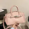 Bolso de Mano de Diseño de Nicho Transfronterizo Nuevo Estilo Otoño 2026 Moda Versátil Bolso Tacto de Alta Gama Bolso de Hombro Único Cruzado