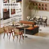 Restaurante Occidental Dulcería Combinación de Mesa y Sillas de Comedor Silla con Reposabrazos de Madera Maciza Restaurante Casa de Huéspedes Celebridad de Internet Silla de Ratán Asiento de Tarjeta con Bolsa Suave