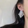Pendientes Versátiles Elegantes y de Moda Estilo Francés para el Día a Día con Exquisito Diseño Geométrico de Rombo para Mujer, Presentando Diseño Único y Lentejuelas Metálicas