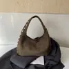 Bolsa de Ombro Feminina Transfronteiriça Retrô Milênio Garota Picante Rebite Sobrancelha Nova Outono/Inverno Grande Capacidade Toque de Luxo Bolsa de Ombro Único