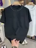 Camiseta Masculina Casual Soltinha de Manga Curta com Gola Redonda e Tachas, Fresca e Estilosa para o Verão, Top Versátil da Moda de Verão para Homens