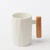 Estilo Nórdico Mango de Madera Simple Taza de Cerámica Taza de Café Artística Taza de Cerámica con Cuchara Mezcladora