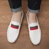 Mocasines para Hombre Verano Nuevo Estilo Versátiles Suela Blanda Slip-On Para Conducir Casuales Zapatos de Cuero Mocasines de Moda