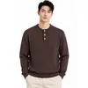 Suéter de punto acanalado vertical con cuello Henley para hombre estilo Old Money, top de manga larga de corte relajado, ropa casual para hombre, adecuado para el trabajo o como capa base.