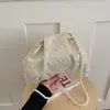 Yuezizhi 2026 bolso de mano plisado versátil de principios de otoño para mujer, bolso cuadrado pequeño de moda con tachuelas, bolso versátil para fiesta
