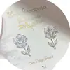 Aretes de rosa con diamantes brillantes, lujo ligero, alta gama, exquisitos, diseño de nicho, elegantes, versátiles para el uso diario