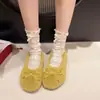 Otoño e invierno cálidos y dulces nuevos 2026 mocasines planos de felpa de corte bajo con lazo, zapatos peludos, zapatos de algodón para mujer para uso en exteriores