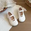 Zapatos de Niña Pequeños con Perlas Zapatos de Princesa Nuevos Suela Suave Primavera/Verano 2026 Zapatos de Cuero para Niña Zapatos Mary Jane de Performance Infantil