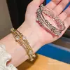 Pulsera Abierta Multicapa Simple Estilo Europeo y Americano con Diamantes, Sensación de Lujo Ligero y Gama Alta, Estilo Minimalista Único, Versátil para el Uso Diario