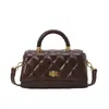 Bolso retro de estilo francés con estampado de rombos, una opción de nicho y lujosa para mujeres en otoño, un bolso cuadrado pequeño versátil con un aspecto sofisticado, adecuado para llevar al hombro o cruzado