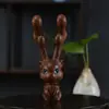 Raspador de Nariz Criativo Feito de Sândalo Vermelho de Folha Pequena e Madeira de Cedro, Pequeno Bastão de Massagem em Formato de Coelho para Levantar a Mandíbula, Pressionar as Têmporas e Massagem de Pontos de Acupuntura, Presente