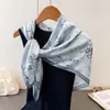 Lenço Grande Quadrado Estampado de Seda Sintética com Estampa de Flores de Tinta Xale Lenço de Seda Lenço de Cabeça Protetor de Pescoço Lenço de Pescoço Lenço Decorativo Feminino