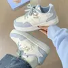 Primavera 2026 Nuevo Estilo Coreano Estilo Campus Gato Lindo Pez Bordado Suela Gruesa Transpirables Zapatos Blancos Suela Suave Zapatos Individuales