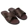 Novas chinelos de moda de verão para homens, sandálias masculinas, sapatos casuais de praia de uso duplo, atacado de calçados masculinos transfronteiriços