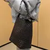 Bolsa Tote Grande Capacidade de Design de Nicho de Luxo Leve Francês para Mulheres Estilo Casual Preguiçoso Bolsa de Ombro Único/Sob o Braço Estilo Balde