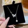 Colar de Pérola Borboleta Moderno e Versátil, Estilo Nicho de Luxo Leve, Corrente Doce e Delicada para Clavícula para Mulheres