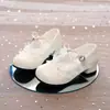 Sapatos de Couro para Meninas 2025 Primavera e Outono Novos Lolita Menininhas Sapatos de Princesa com Laço Sapatos Individuais Infantis Sapatos com Solado Macio