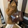Bolso de PU de gran capacidad para mujer, bolso de mano retro de moda, versátil, para hombro y axila, otoño 2025