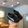 Zapatos de otoño e invierno para niños niños de 1-3-6 años zapatillas infantiles niñas zapatos blancos pequeños forrados de felpa niños zapatos de entrenamiento moral
