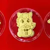 Oro Puro 999 Modelo Nuevo 2026 Serie Caballo Pegatina para Teléfono con Símbolo de Dinero para el Año del Caballo, con Adhesivo Posterior, Contiene 2 mg de Oro, Regalo