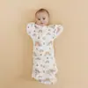 Manta Envolvente de Algodón Puro Anti-Sobresalto para Bebé, Manta para Bebé, Saco de Dormir para Recién Nacido Estilo Rendición con Mangas Extensibles para un Sueño Seguro a Través de las Fronteras