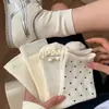 Calcetines blancos holgados para mujer, calcetines de otoño hasta la mitad de la pantorrilla, calcetines versátiles de color liso finos de verano, con bordes fruncidos y lunares