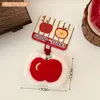 Bolsa para Auriculares de Manzana de Peluche Linda Billetera Colgante de Muñeca Creativa Llavero de Mochila Colgante Pequeño Colgante Decorativo