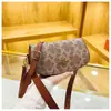 Bolsas de Venta Caliente Familia Kou para Mujer 2026 Nuevo Estilo Retro Europeo y Americano Bolso Cruzado de un Solo Hombro Bolso de Axila para Mujer Estilo de Comercio Exterior