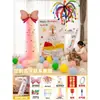 Decoración de primer cumpleaños con notas adhesivas de colores, pastel, tablero KT, globos para niños y niñas, accesorios para fotos de escena de hotel, pared de fondo
