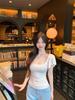 Pure Desire Camiseta Blanca de Cuello U Manga Corta para Mujer Verano 2025 Nueva Cintura Ajustada Color Sólido Chica Caliente Adelgazante Más Fácil de Combinar Top