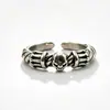 Anillo de Calavera Vintage Desgastado Plata Tailandesa Chiba Estilo Oscuro Anillo Abierto Ajustable Unisex Punk Accesorio de Nicho